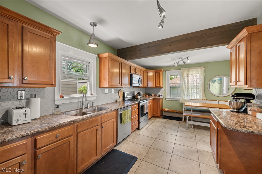 901 Park Avenue Elyria OH 44035