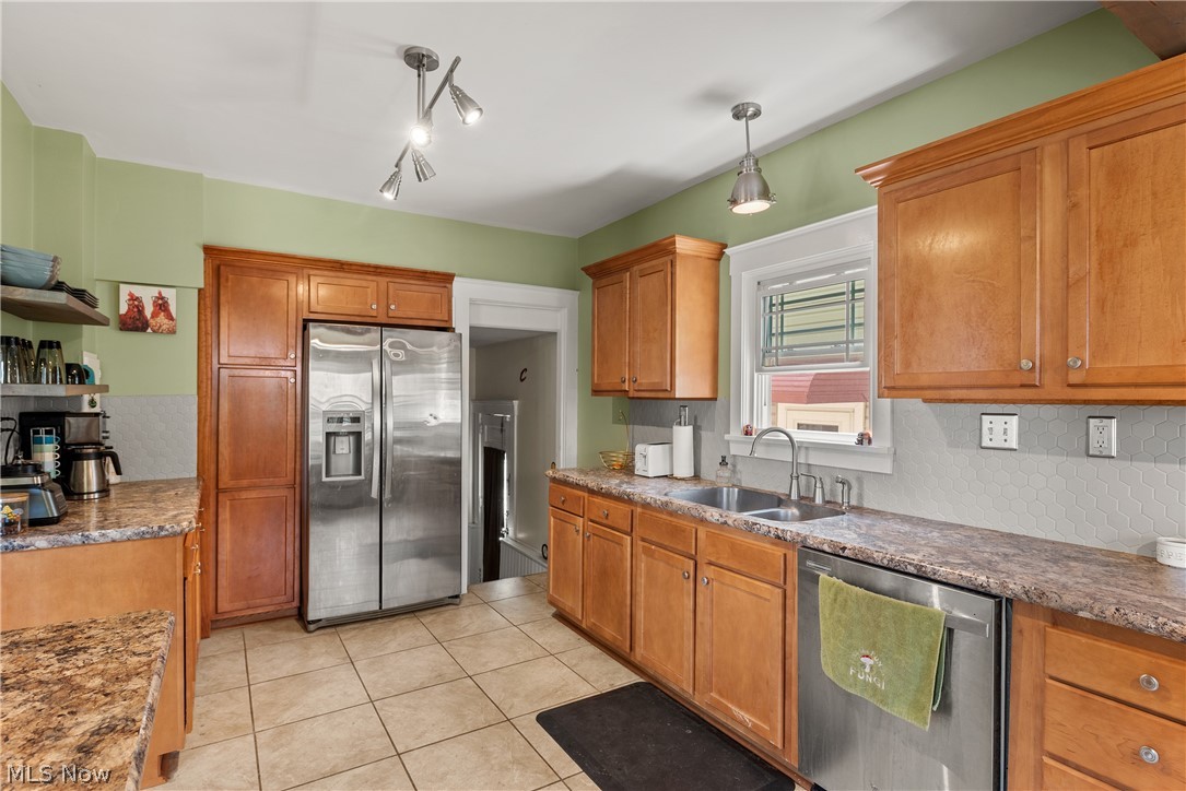 901 Park Avenue Elyria OH 44035
