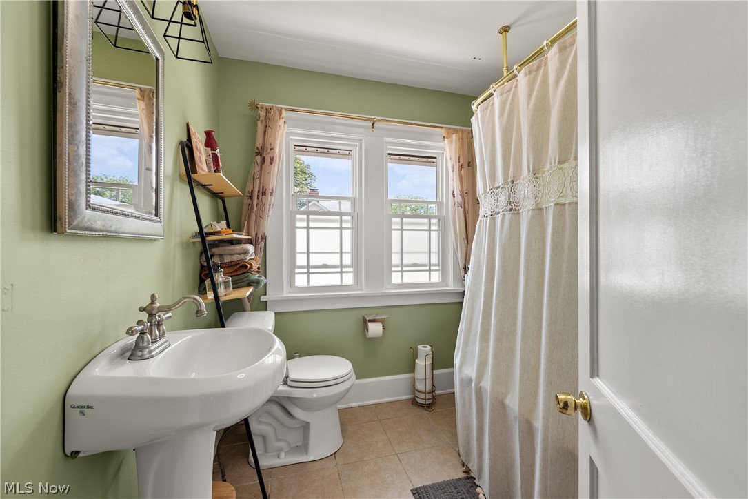 901 Park Avenue Elyria OH 44035