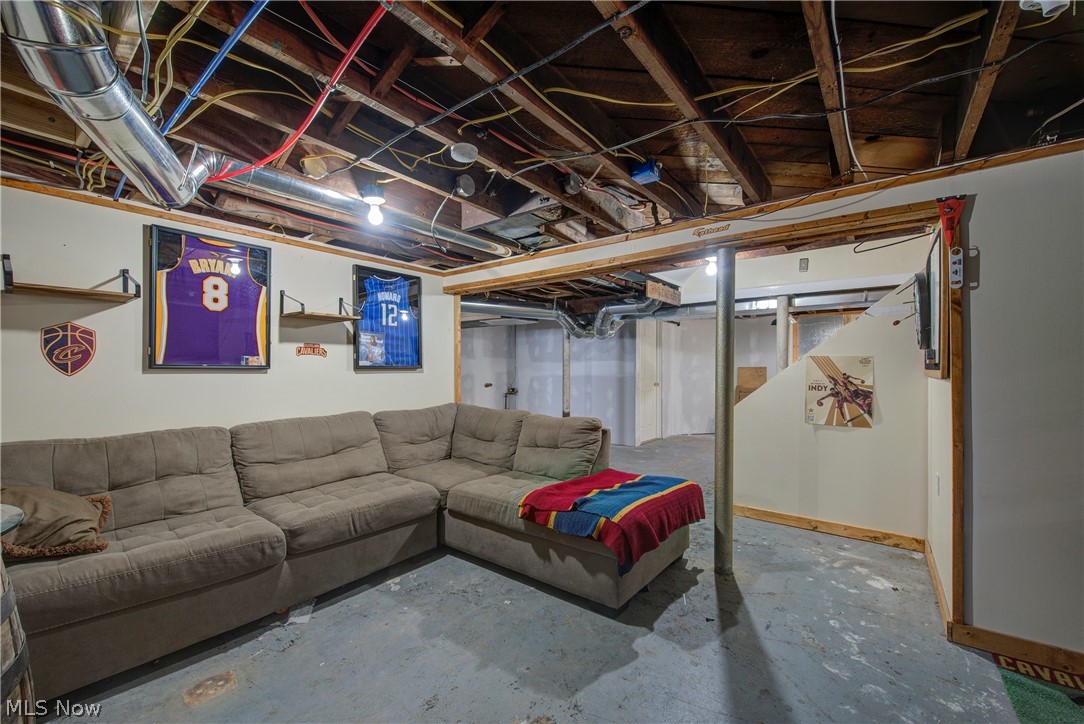 901 Park Avenue Elyria OH 44035