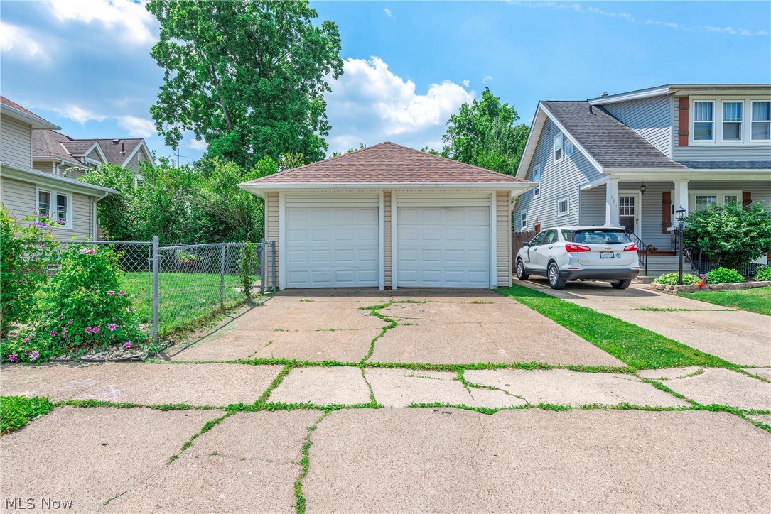 901 Park Avenue Elyria OH 44035
