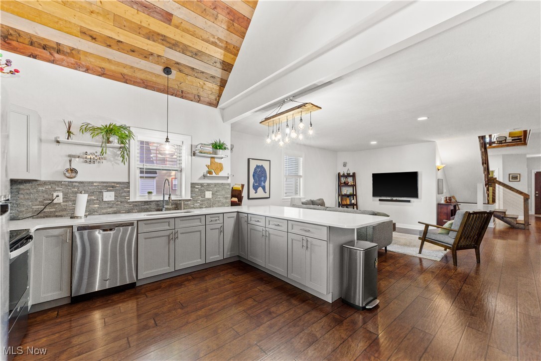 1866 W 45th Street Cleveland OH 44102