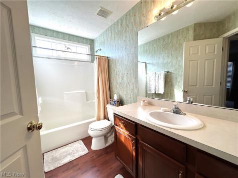 15220 Chestnut Oak Lane Strongsville OH 44149