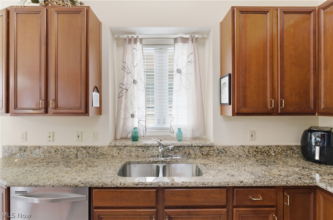 15220 Chestnut Oak Lane Strongsville OH 44149