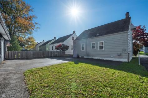 19409 Fairway Avenue Maple Heights OH 44137