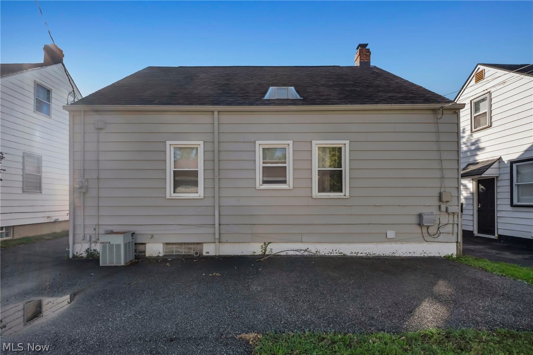 19409 Fairway Avenue Maple Heights OH 44137