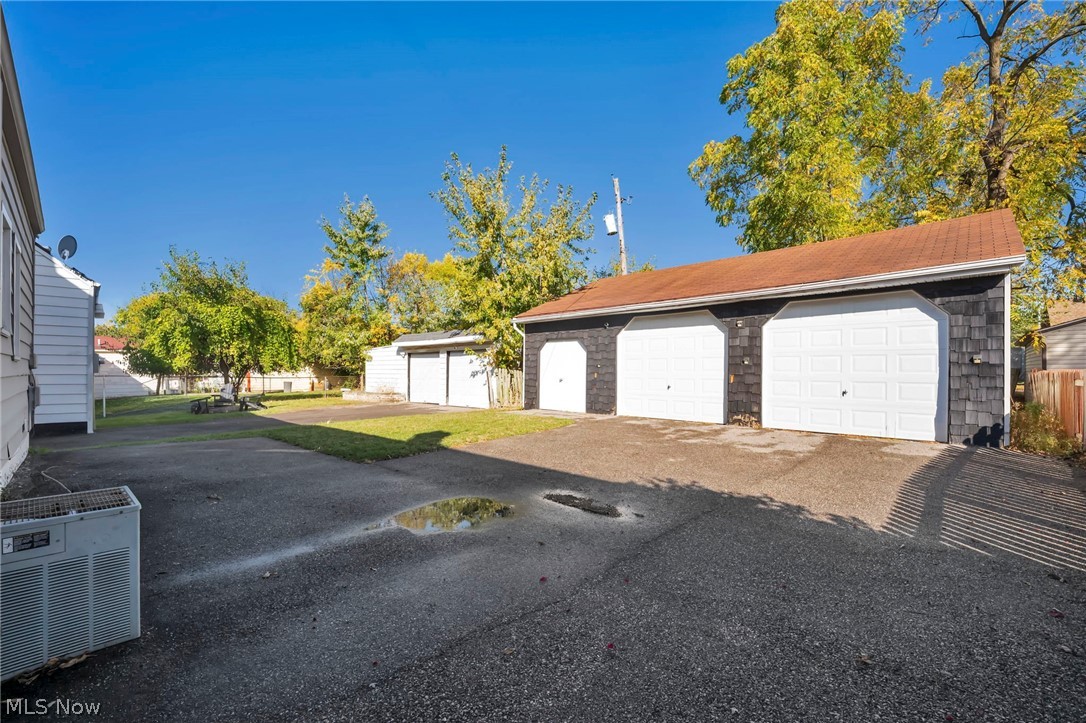 19409 Fairway Avenue Maple Heights OH 44137
