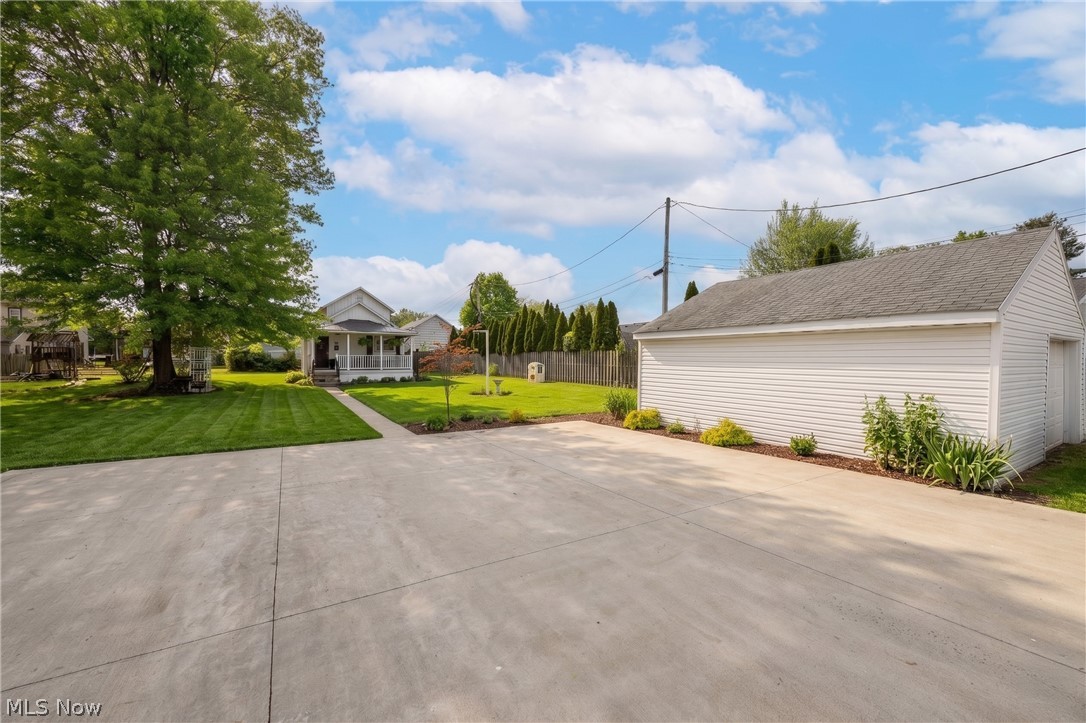 368 4th Drive NW New Philadelphia OH 44663