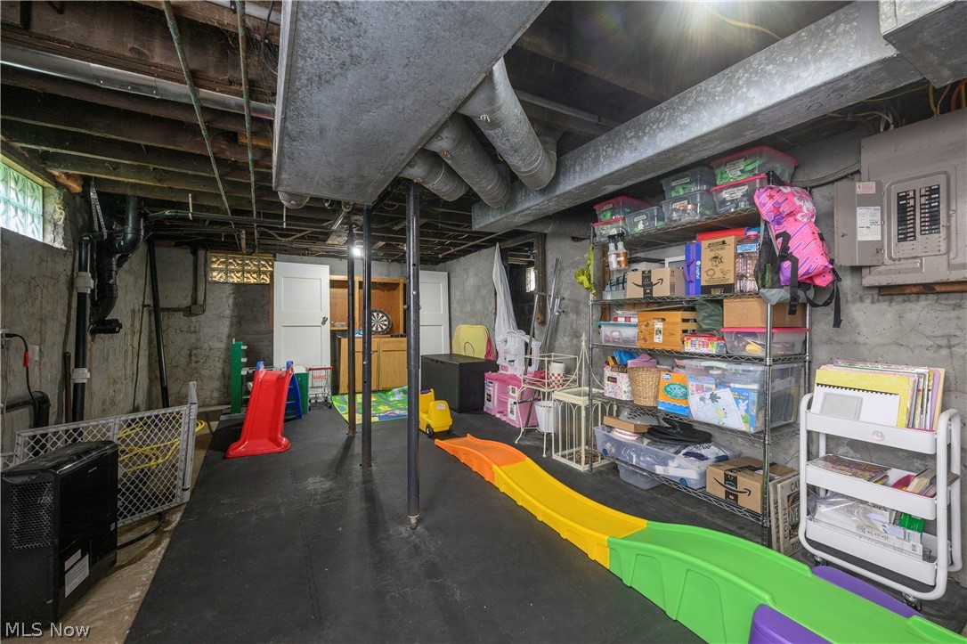 368 4th Drive NW New Philadelphia OH 44663