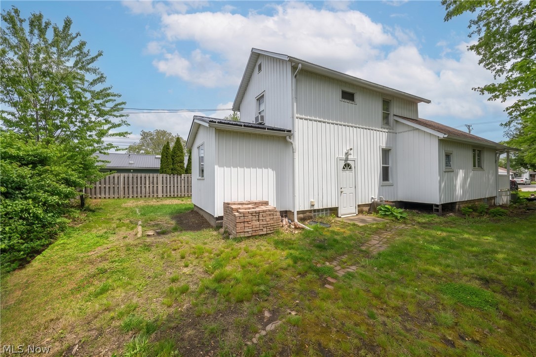 368 4th Drive NW New Philadelphia OH 44663