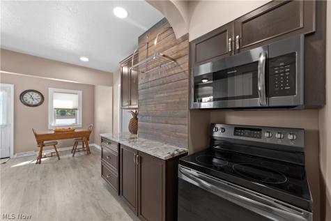 5641 Ridge Road Parma OH 44129
