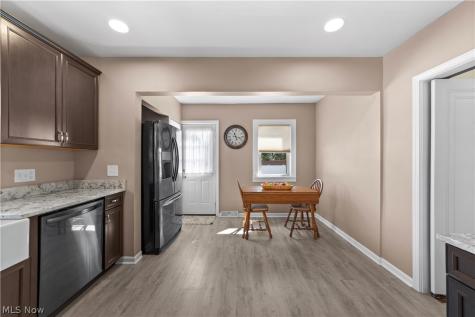 5641 Ridge Road Parma OH 44129