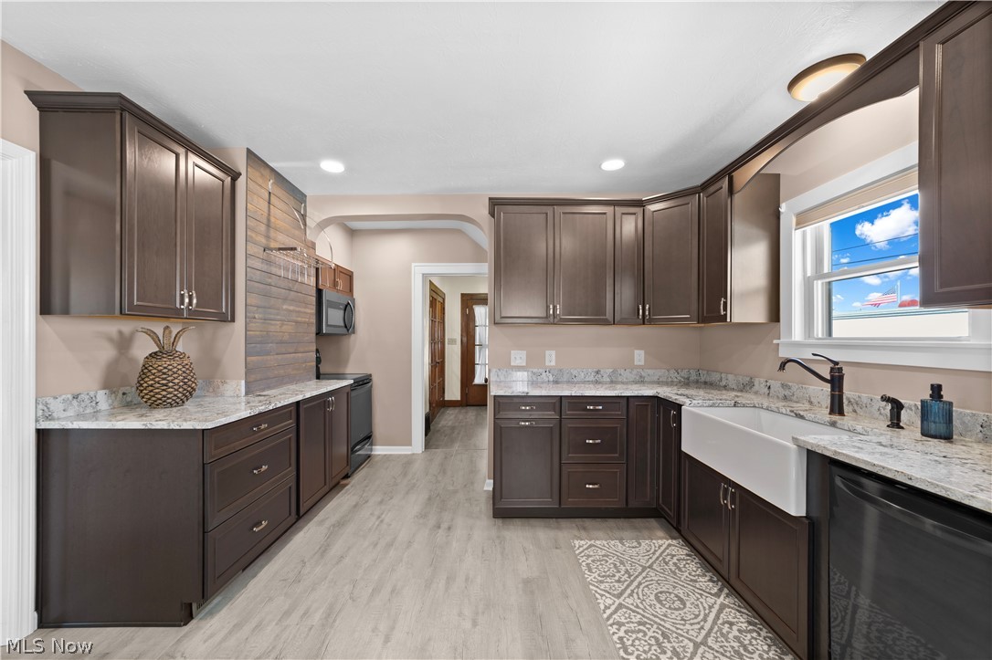 5641 Ridge Road Parma OH 44129