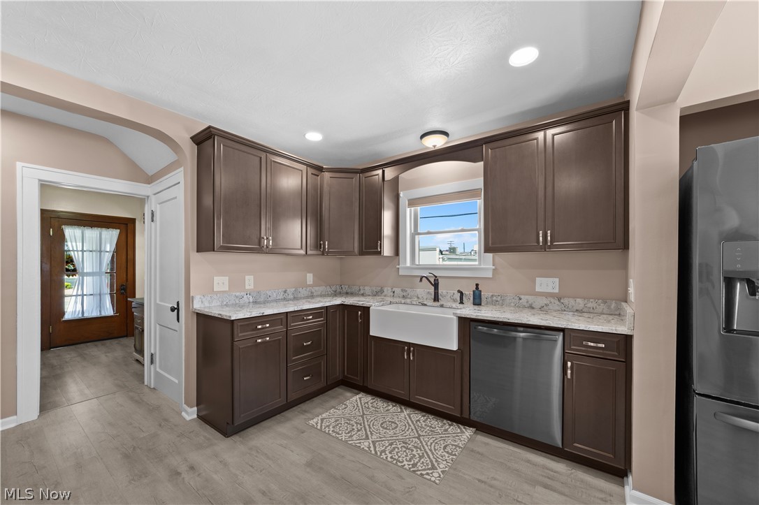 5641 Ridge Road Parma OH 44129
