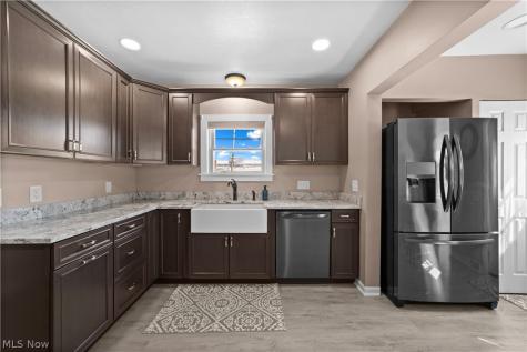 5641 Ridge Road Parma OH 44129