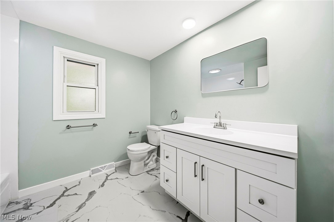 32705 W Nimrod Street Solon OH 44139