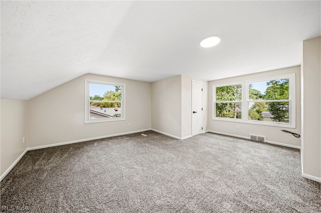 32705 W Nimrod Street Solon OH 44139