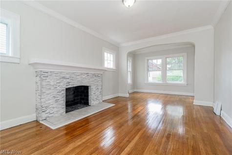 18119 Lake Shore Boulevard Cleveland OH 44119