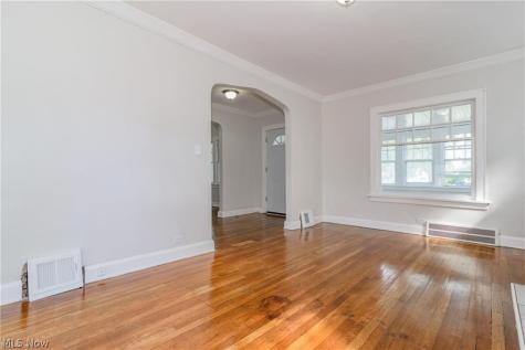 18119 Lake Shore Boulevard Cleveland OH 44119