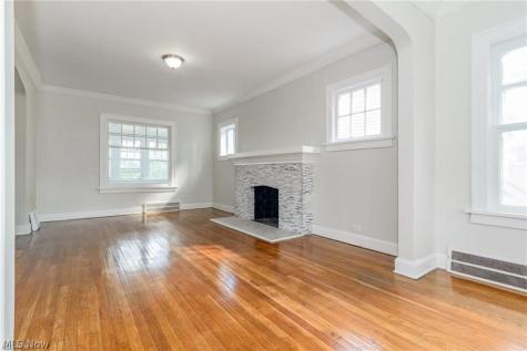 18119 Lake Shore Boulevard Cleveland OH 44119