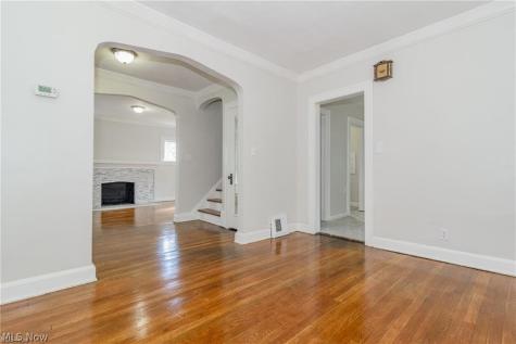 18119 Lake Shore Boulevard Cleveland OH 44119
