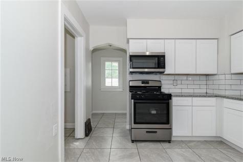 18119 Lake Shore Boulevard Cleveland OH 44119