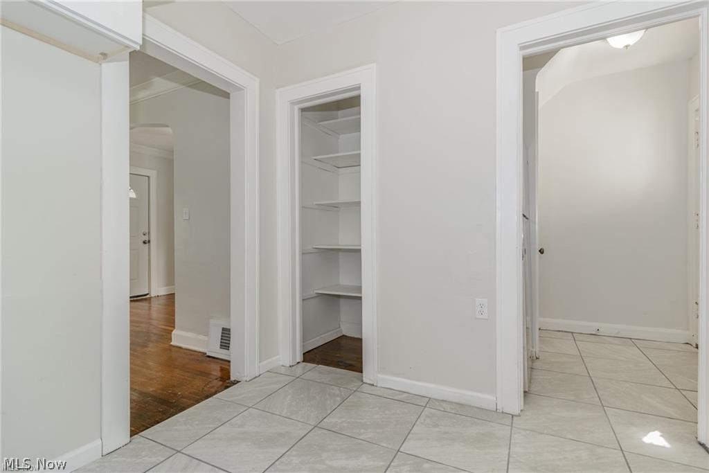 18119 Lake Shore Boulevard Cleveland OH 44119