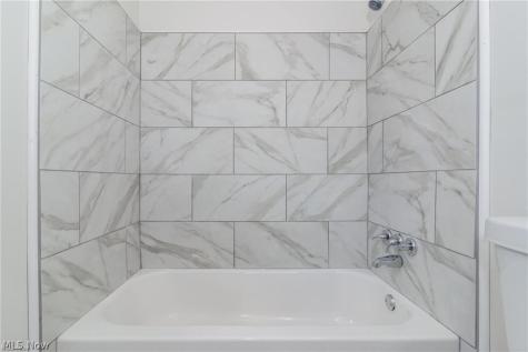 18119 Lake Shore Boulevard Cleveland OH 44119