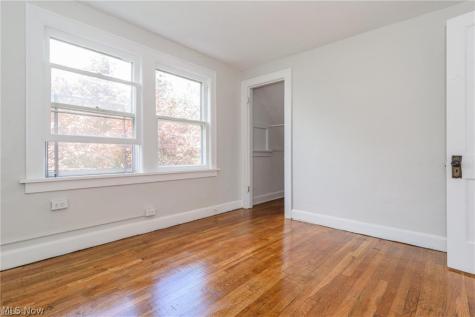 18119 Lake Shore Boulevard Cleveland OH 44119