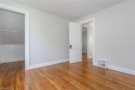 18119 Lake Shore Boulevard Cleveland OH 44119