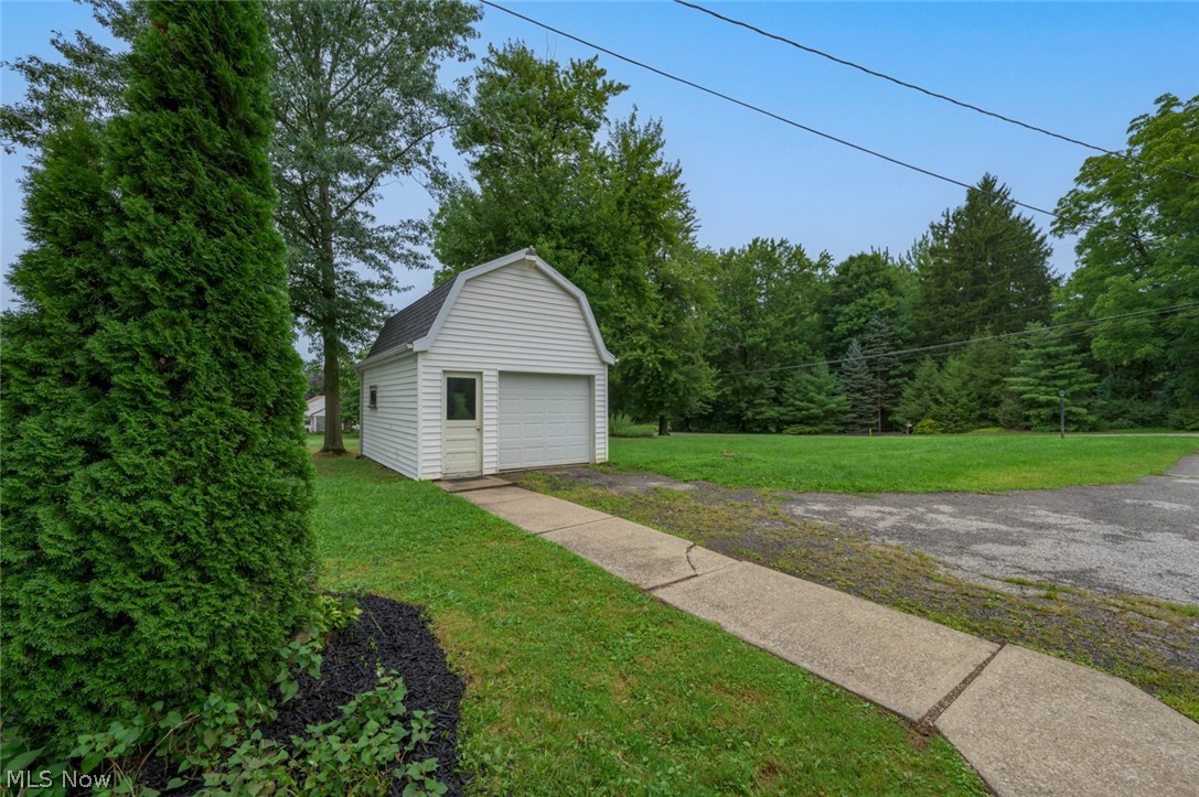 2474 Cadwallader Sonk Road Cortland OH 44410