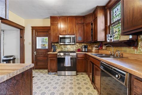 1222 W 6th Street Lorain OH 44052