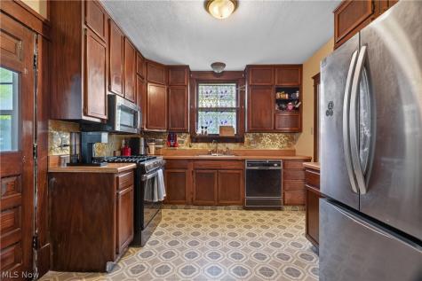1222 W 6th Street Lorain OH 44052