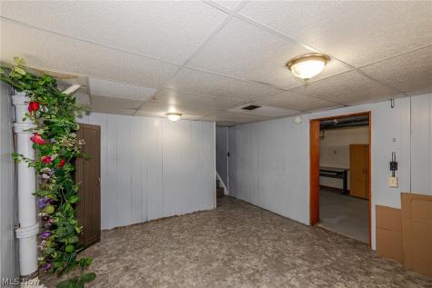 2717 Tuxedo Avenue Parma OH 44134