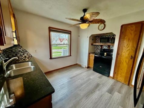 2717 Tuxedo Avenue Parma OH 44134