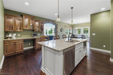 9288 Columbus Road NE Louisville OH 44641