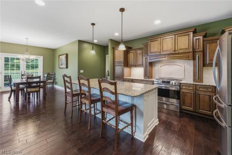 9288 Columbus Road NE Louisville OH 44641