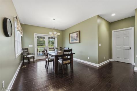 9288 Columbus Road NE Louisville OH 44641