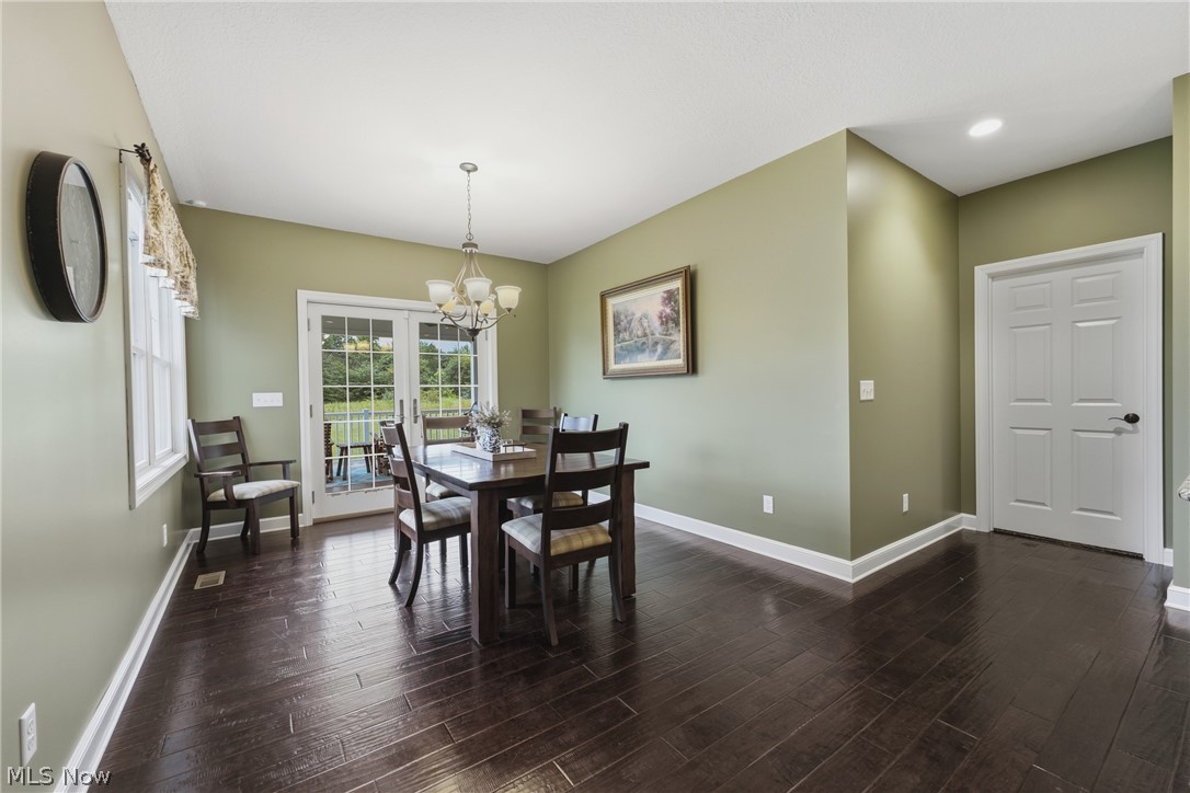 9288 Columbus Road NE Louisville OH 44641