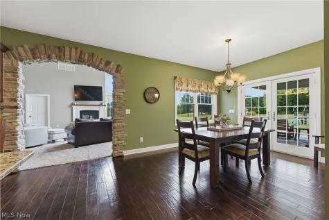9288 Columbus Road NE Louisville OH 44641