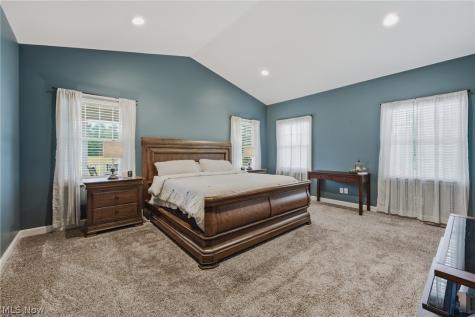 9288 Columbus Road NE Louisville OH 44641