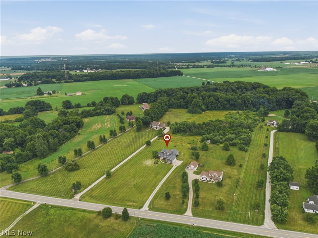 9288 Columbus Road NE Louisville OH 44641