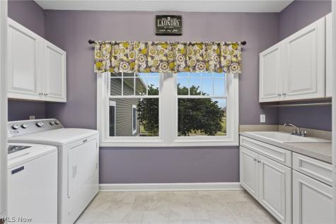9288 Columbus Road NE Louisville OH 44641