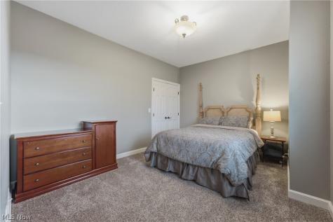 9288 Columbus Road NE Louisville OH 44641