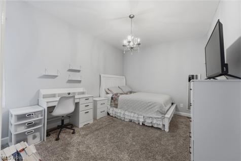 9288 Columbus Road NE Louisville OH 44641