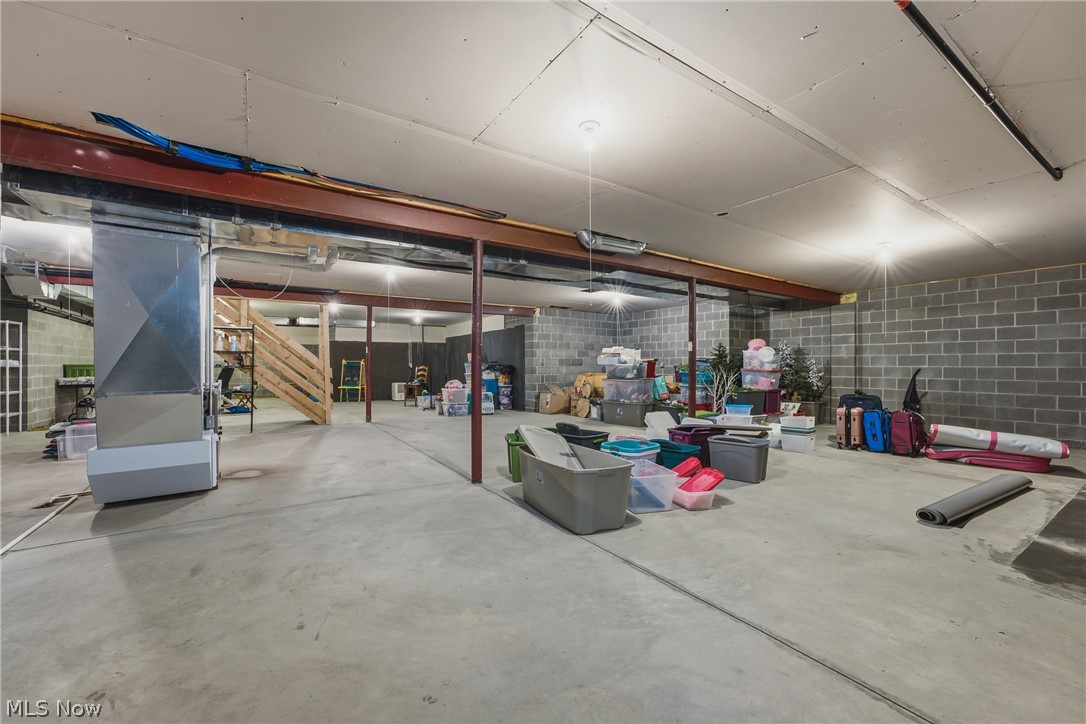 9288 Columbus Road NE Louisville OH 44641