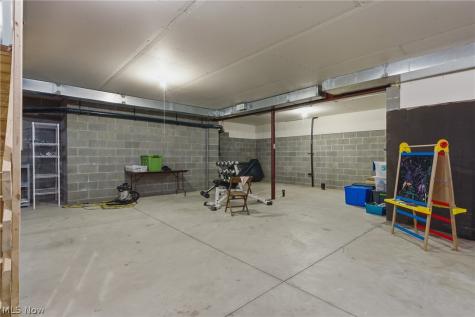 9288 Columbus Road NE Louisville OH 44641