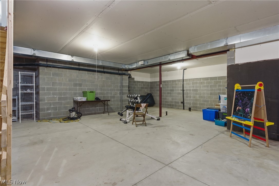 9288 Columbus Road NE Louisville OH 44641