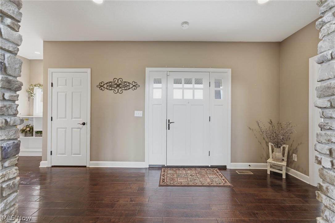 9288 Columbus Road NE Louisville OH 44641