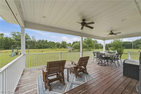 9288 Columbus Road NE Louisville OH 44641